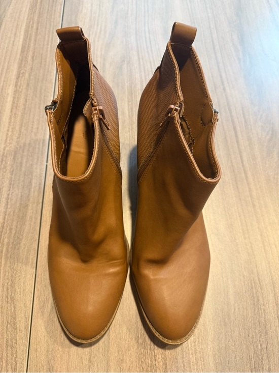 Universal Thread Shoes - Women's Tan Faux Leather Ankle Boots - Classic Pull-On Style